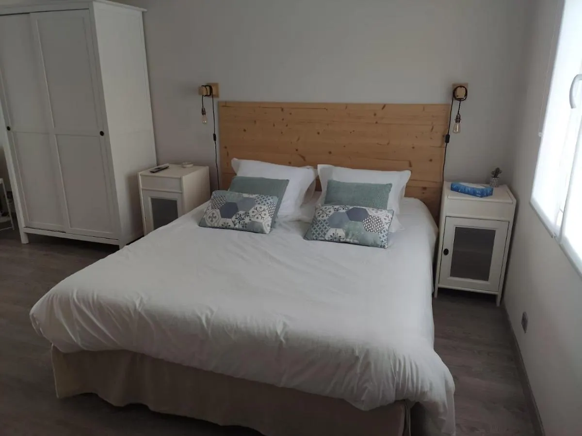 L'Ansolanette - Chambre D'Hotes Fuveau Bed & Breakfast
